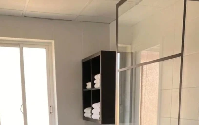 Private room at Calle Huelva, image 6 of 8