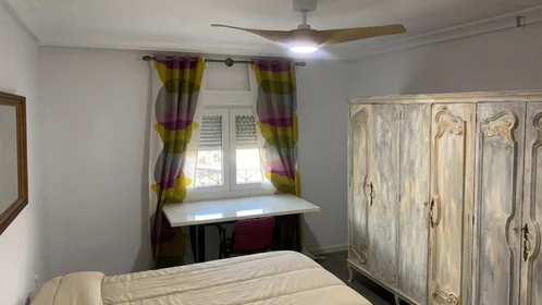Private room at Calle Huelva, image 2 of 7