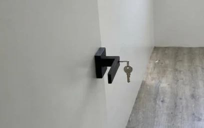 Private room at Calle Huelva, image 3 of 7