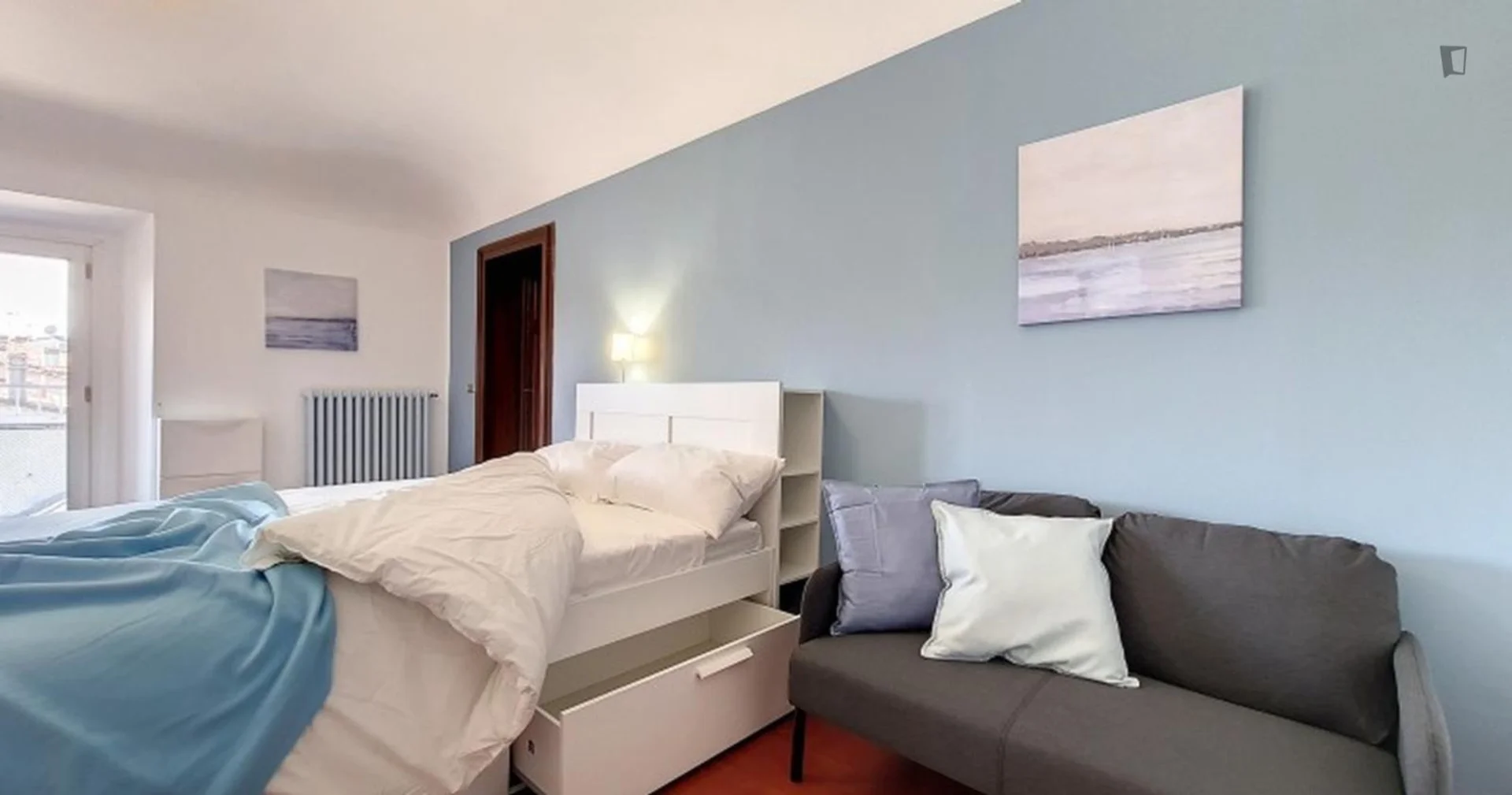 Chambre d'étudiant économique avec emplacement pratique dans 