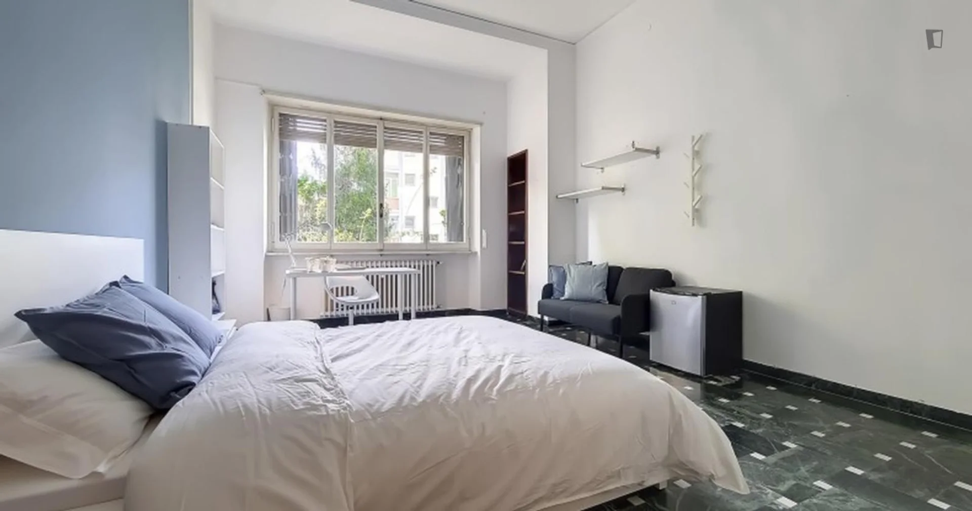 Quarto de estudante económico perto do campus em