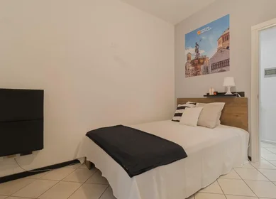 Chambre privée à Largo Nazario Sauro, , image 1 de 7