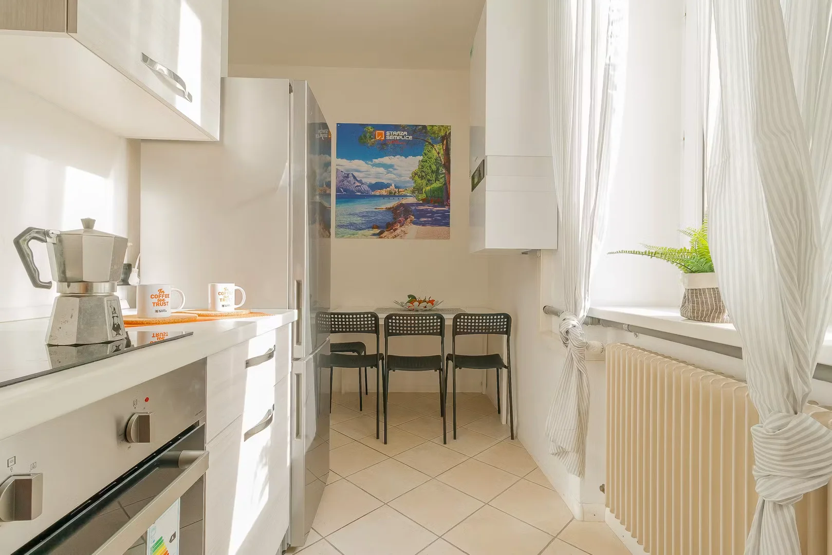 Chambre abordable pour les étudiants avec un bon éclairage dans 