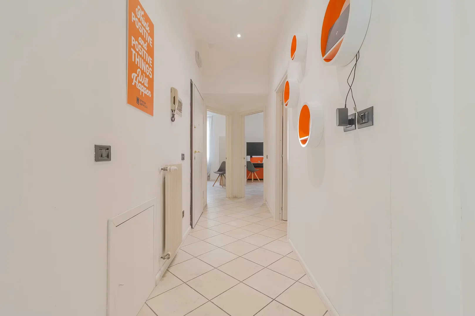 Chambre abordable pour les étudiants avec un bon éclairage dans 