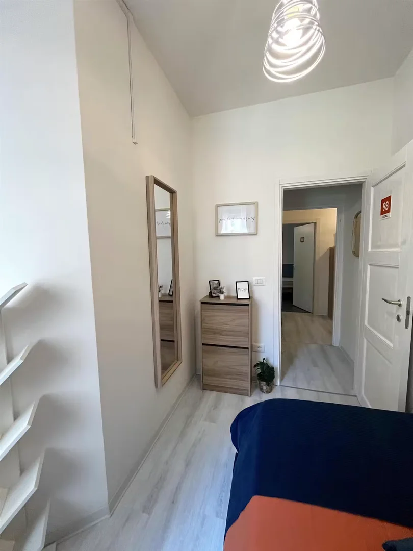Habitación estudiantil económica con ubicación conveniente en 