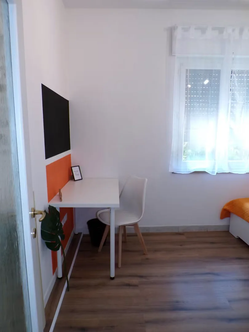 Komfortables und geräumiges Studentenzimmer in 