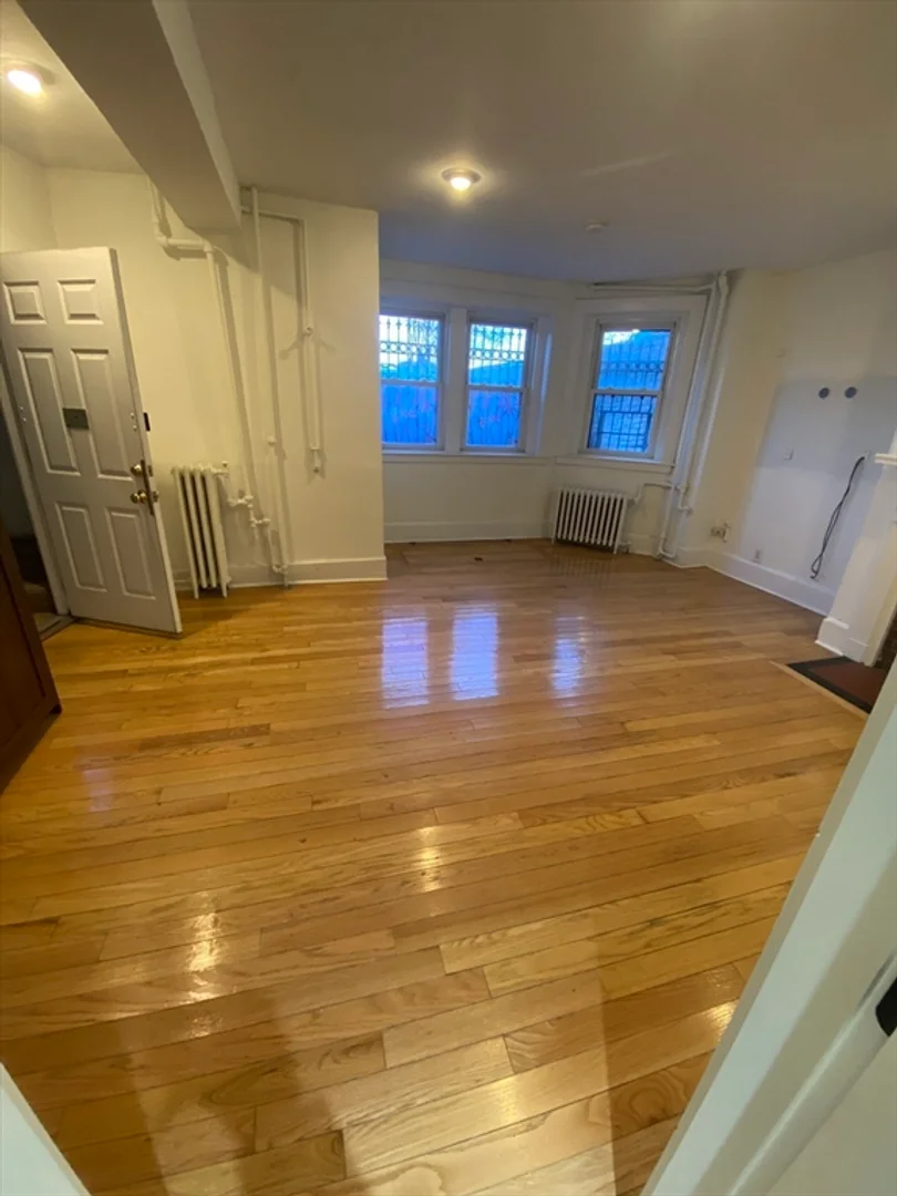 Apartamento estúdio totalmente equipado para estudantes em 