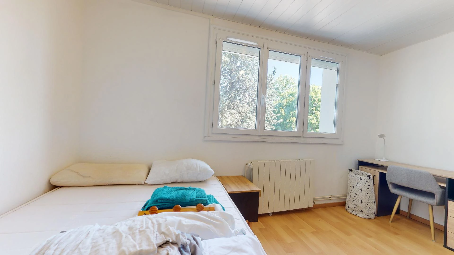 Renting rooms by the month in Orléans