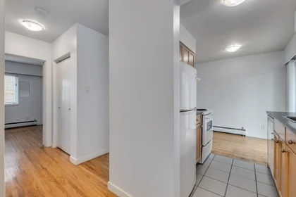Apartamento inteiro em residência em W 8th Ave, Vancouver, BC V6J 1W2, Canada, imagem 35 de 49