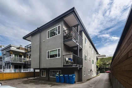 Apartamento inteiro em residência em W 8th Ave, Vancouver, BC V6J 1W2, Canada, imagem 36 de 49