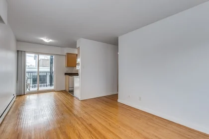 Apartamento inteiro em residência em W 8th Ave, Vancouver, BC V6J 1W2, Canada, imagem 41 de 49