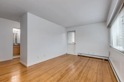 Apartamento inteiro em residência em W 8th Ave, Vancouver, BC V6J 1W2, Canada, imagem 48 de 49