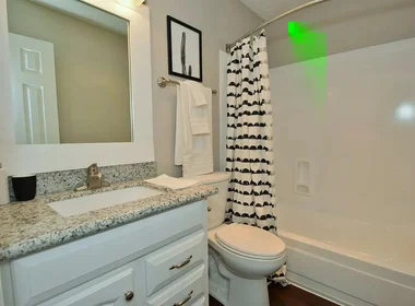 Quarto privado em Nicholson Drive, imagem 13 de 24