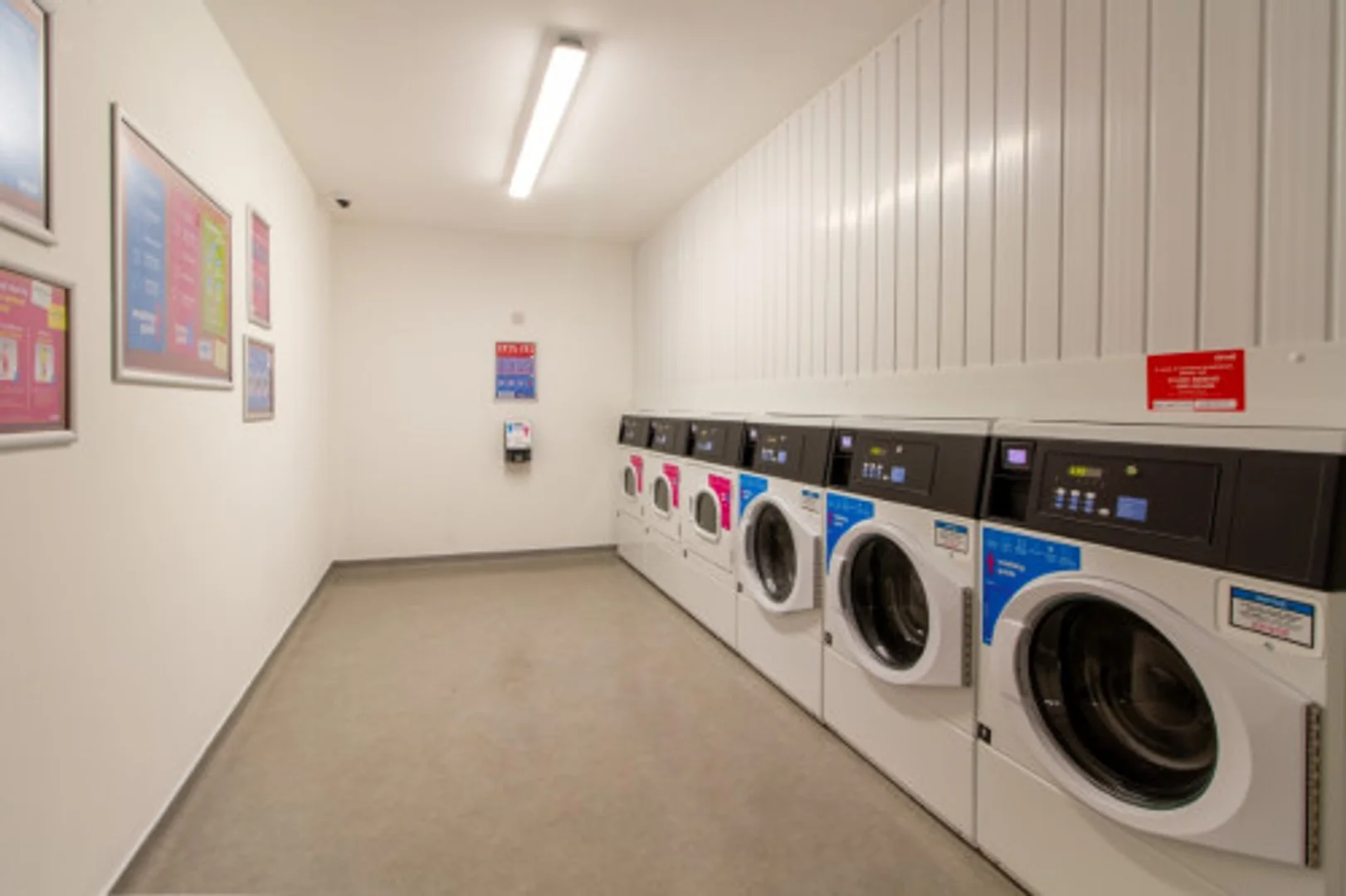 Habitación para estudiantes en  con modernas comodidades