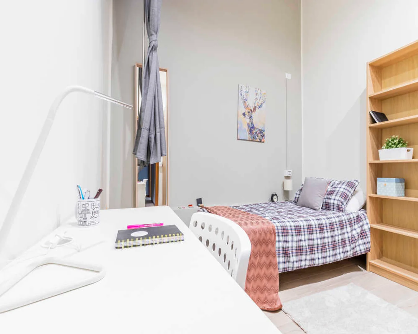 Habitación estudiantil económica cerca del campus en