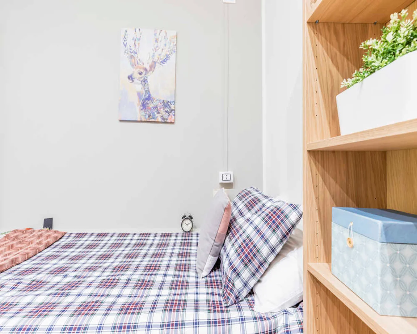 Habitación acogedora para estudiantes disponible en
