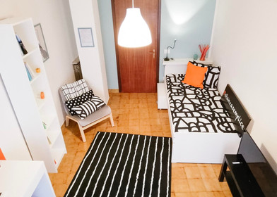 Renting rooms by the month in verona