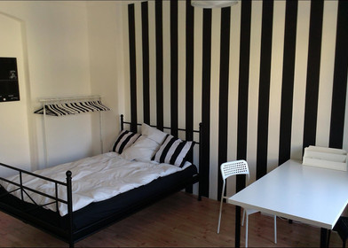 3 yatak odalı dairede ortak oda Torino