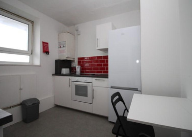 Accommodation with 3 bedrooms in Manchester