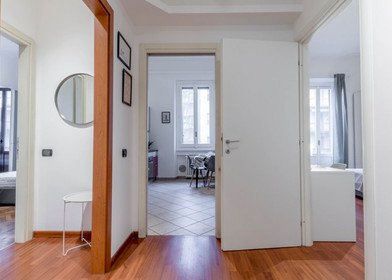 Bright shared room for rent in Milan