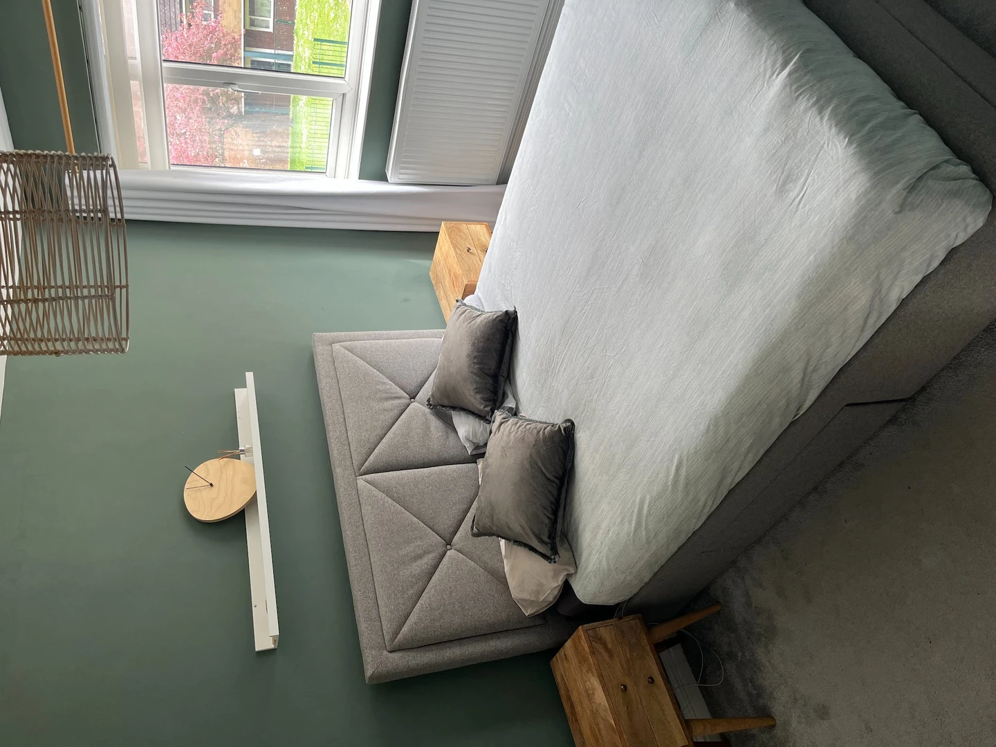 Bright shared room for rent in london