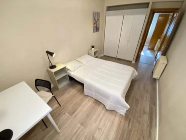 Private room at C. de Francia, 8, 28943 Fuenlabrada, Madrid, Spain, image 4 of 17