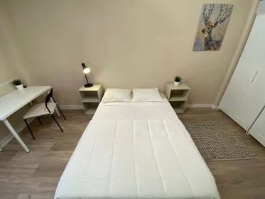 Private room at C. de Francia, 8, 28943 Fuenlabrada, Madrid, Spain, image 7 of 17