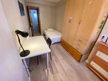 Private room at C. de Francia, 8, 28943 Fuenlabrada, Madrid, Spain, image 2 of 15