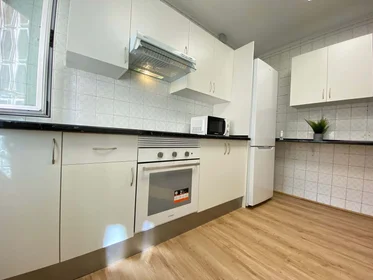Private room at C. de Francia, 8, 28943 Fuenlabrada, Madrid, Spain, image 8 of 15