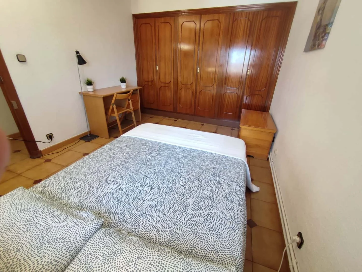 Confortevole e spaziosa stanza per studenti in 