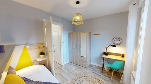 Alquiler de habitación en piso compartido en Bordeaux