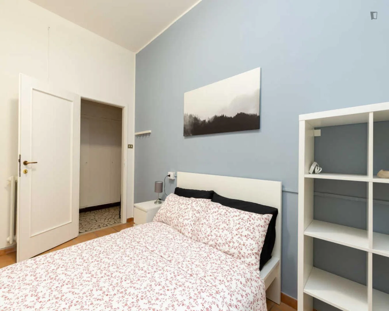 'de öğrenci dairesinde, tamamen mobilyalı kiralık oda