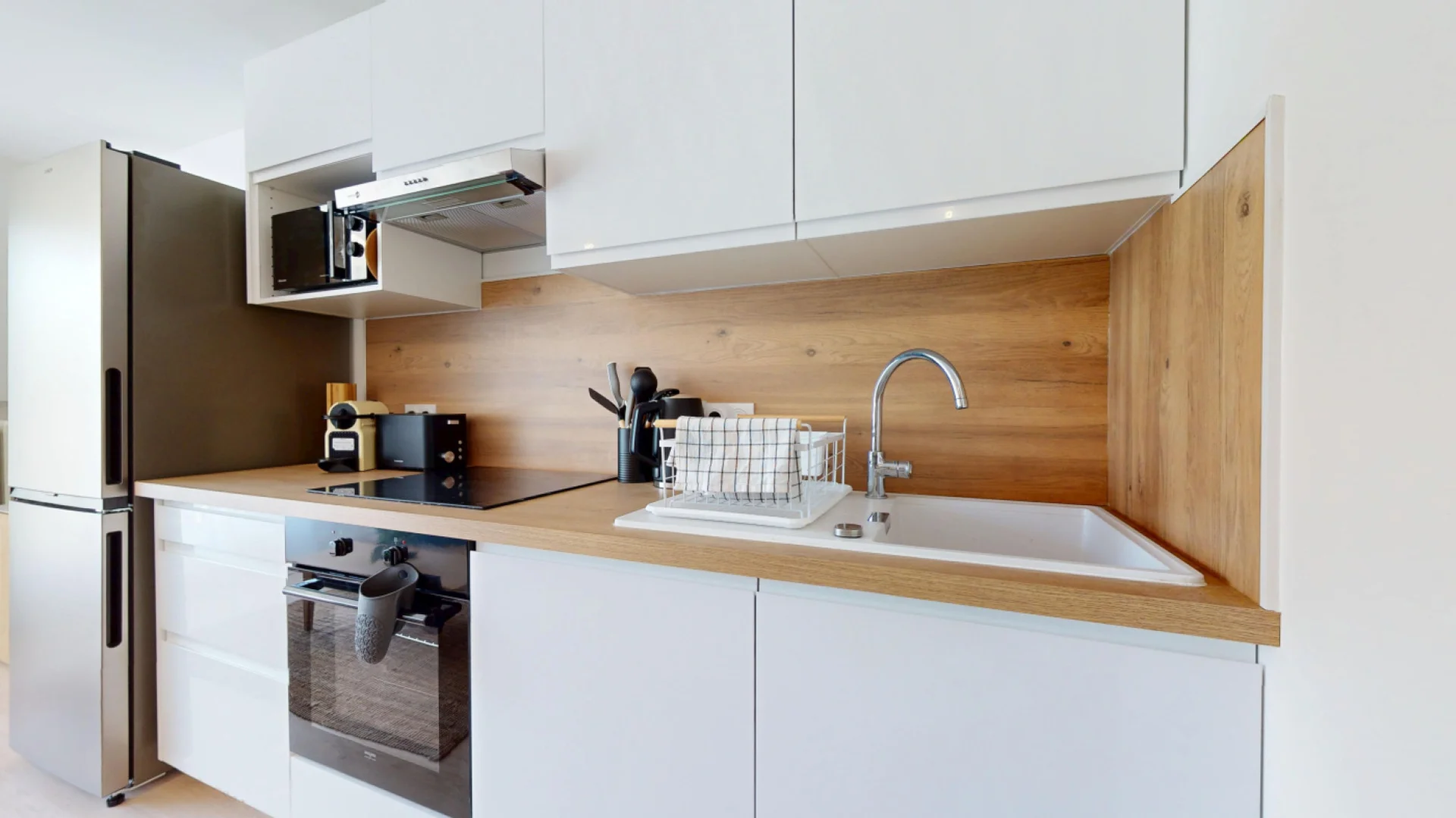 Chambre confortable pour étudiants disponible dans 