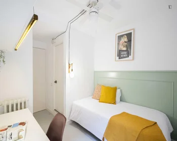Habitación privada en residencia en Calle de San Lorenzo, imagen 9 de 30