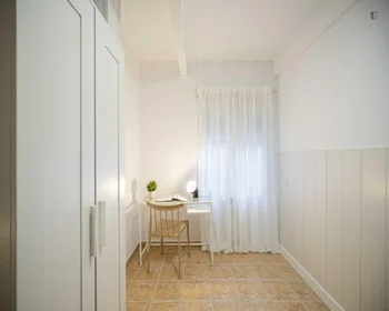 Quarto privado em C. de Bravo Murillo, imagem 8 de 49