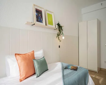 Quarto privado em C. de Bravo Murillo, imagem 1 de 49