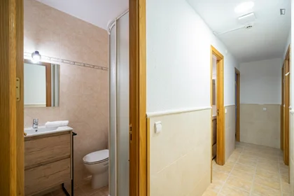 Quarto privado em C. de Bravo Murillo, imagem 45 de 49