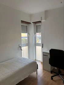 Chambre privée à Rua Doutor José Joaquim de Almeida, image 1 de 10
