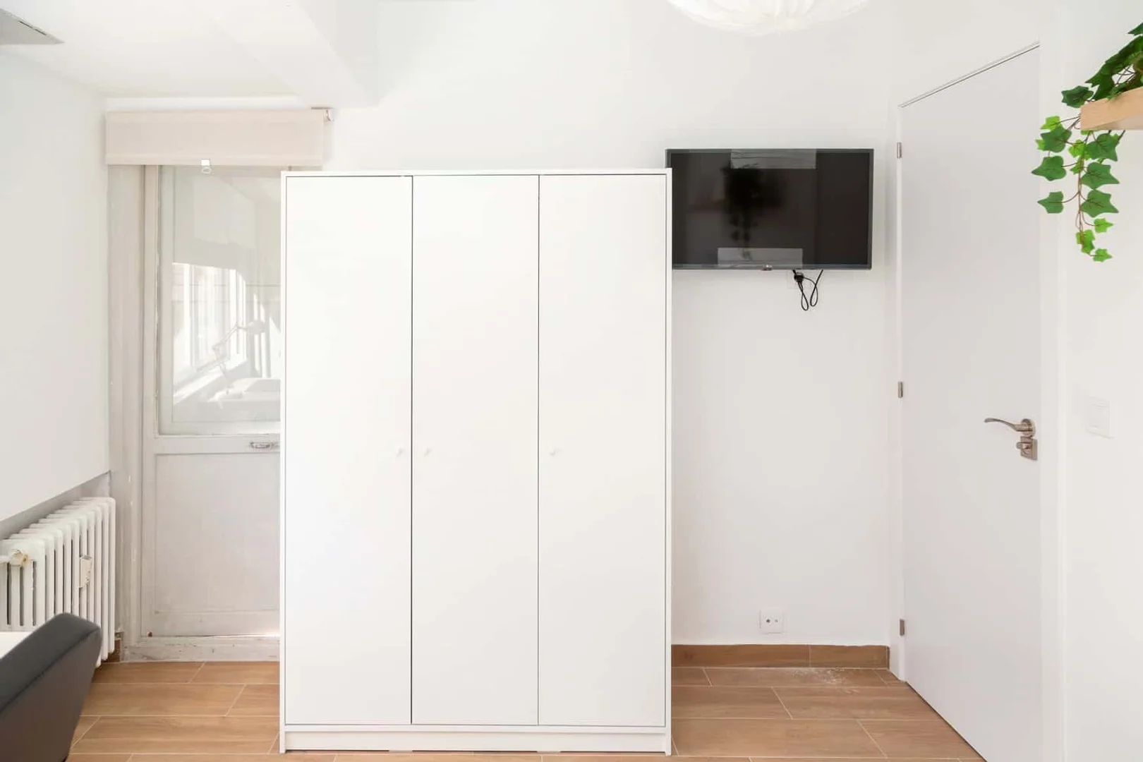 'de modern olanaklara sahip öğrenci dostu oda
