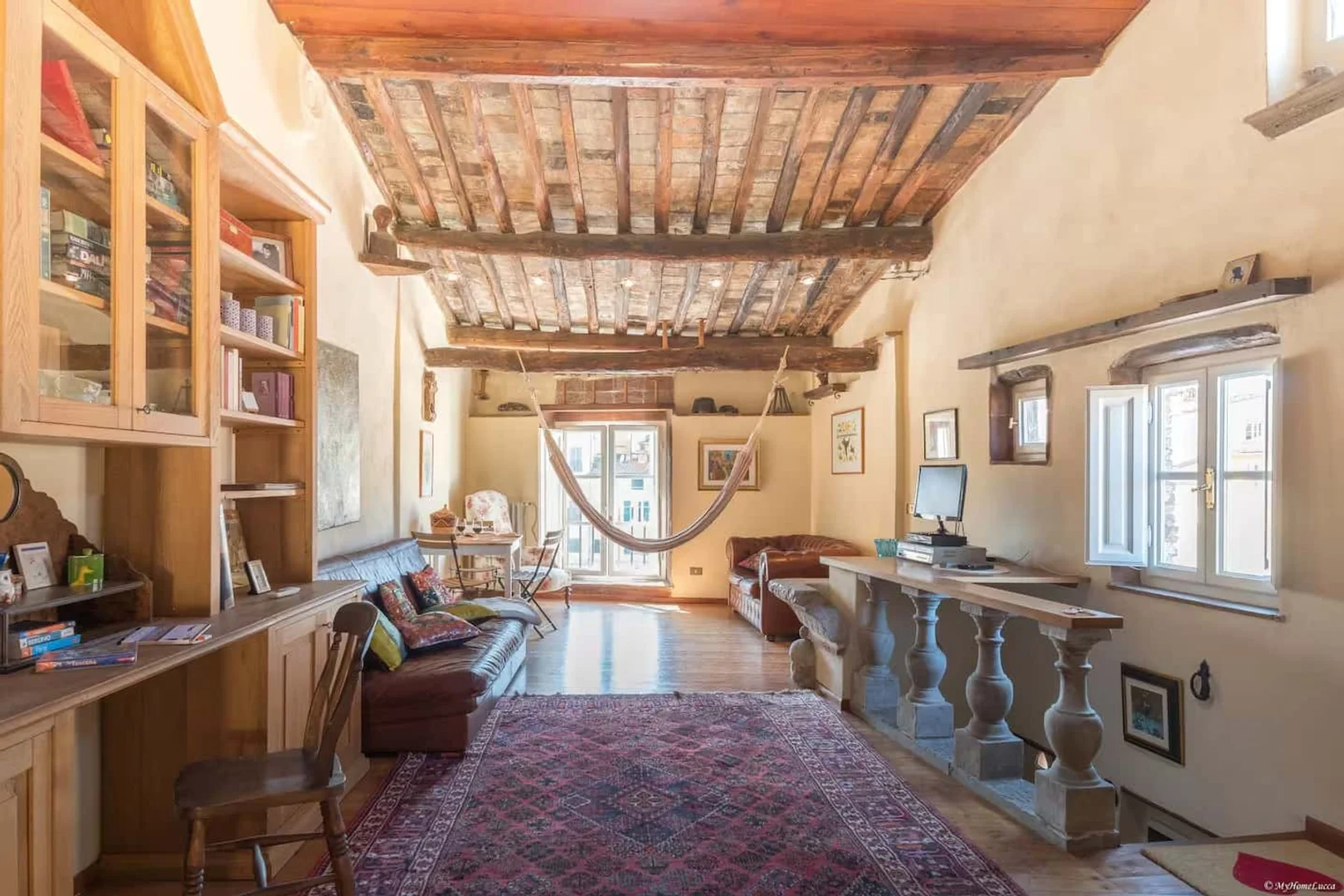 Via dell'Anfiteatro, 48, 55100 Lucca LU, Italia