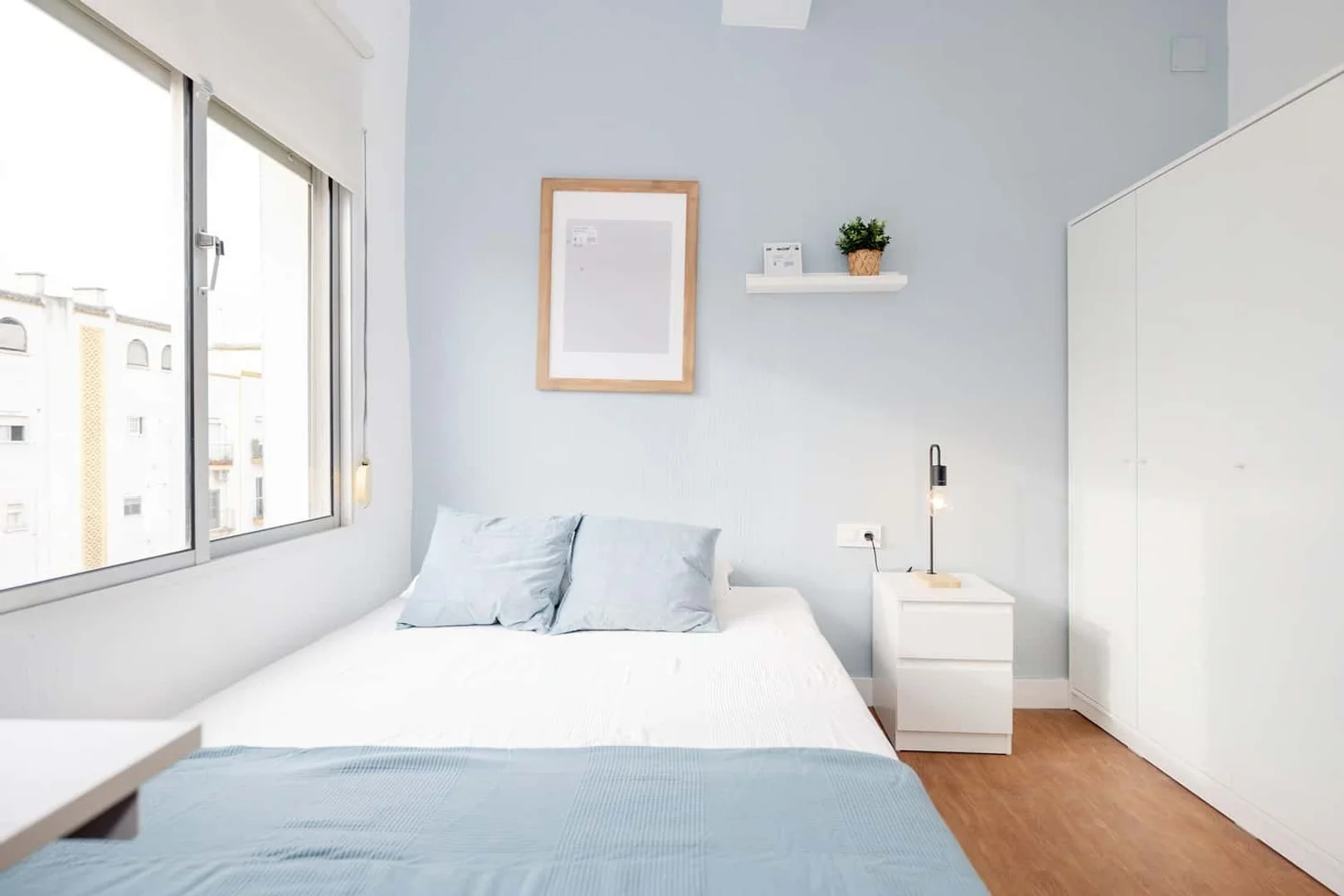 Habitación en apartamento estudiantil en alquiler en , completamente amueblado