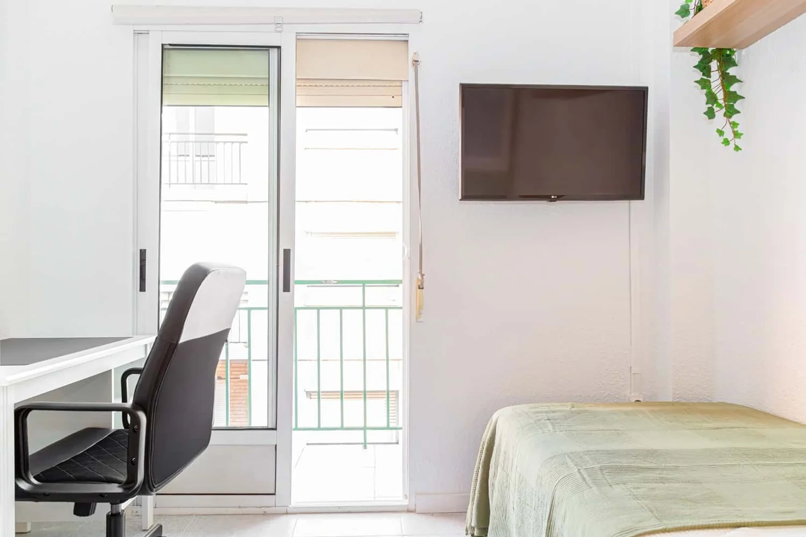 Habitación estudiantil económica con ubicación conveniente en 