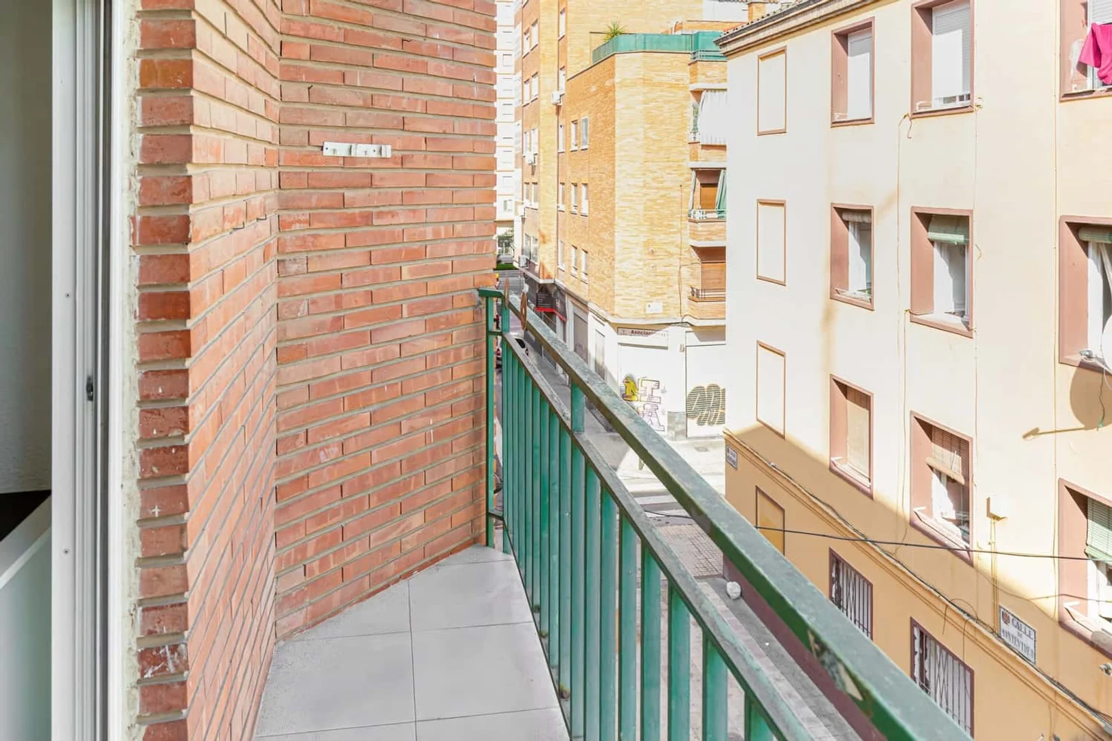 Habitación en apartamento estudiantil en alquiler en , completamente amueblado