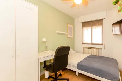 Stanza privata in Vía Complutense, 67, 2º 1, 28805 Alcalá de Henares, Madrid, Spain, immagine 1 di 10
