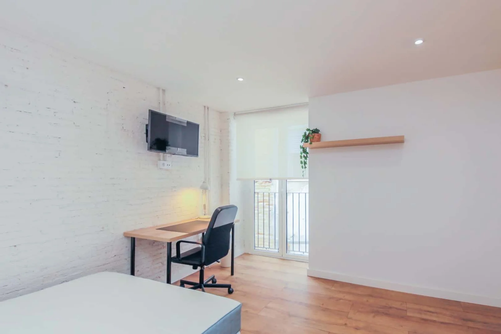 Habitación en apartamento estudiantil en alquiler en , completamente amueblado