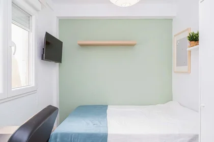 Stanza privata in C. de Montevideo, 2, 3º, Delicias, 50010 Zaragoza, Spain, immagine 1 di 40