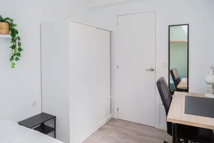 Stanza privata in C. de Montevideo, 2, 3º, Delicias, 50010 Zaragoza, Spain, immagine 3 di 40