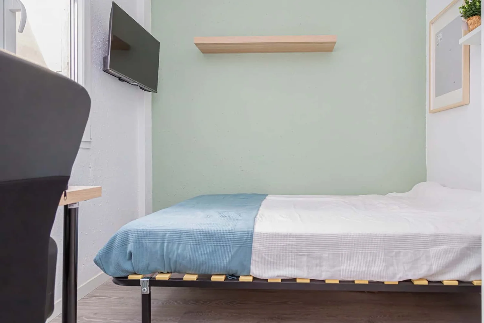Confortevole e spaziosa stanza per studenti in 