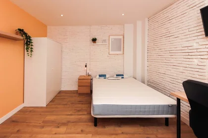 Özel oda konumu Carrer de Santa Teresa, 44, 3º puerta 2, 43201 Reus, Tarragona, Spain, 3 49 görüntüsü