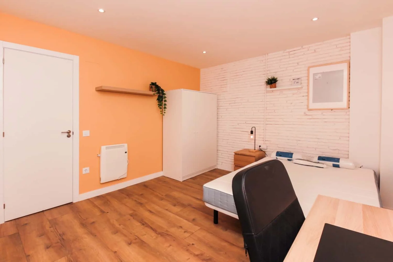 Quarto acolhedor para estudantes disponível em 